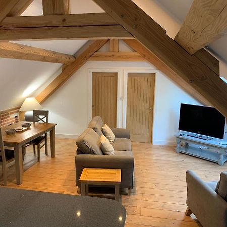NewentBeautiful Rural Apt, Walking Distance To Three Choirs Vineyard/Brassiere Gloucestershireアパートメント エクステリア 写真
