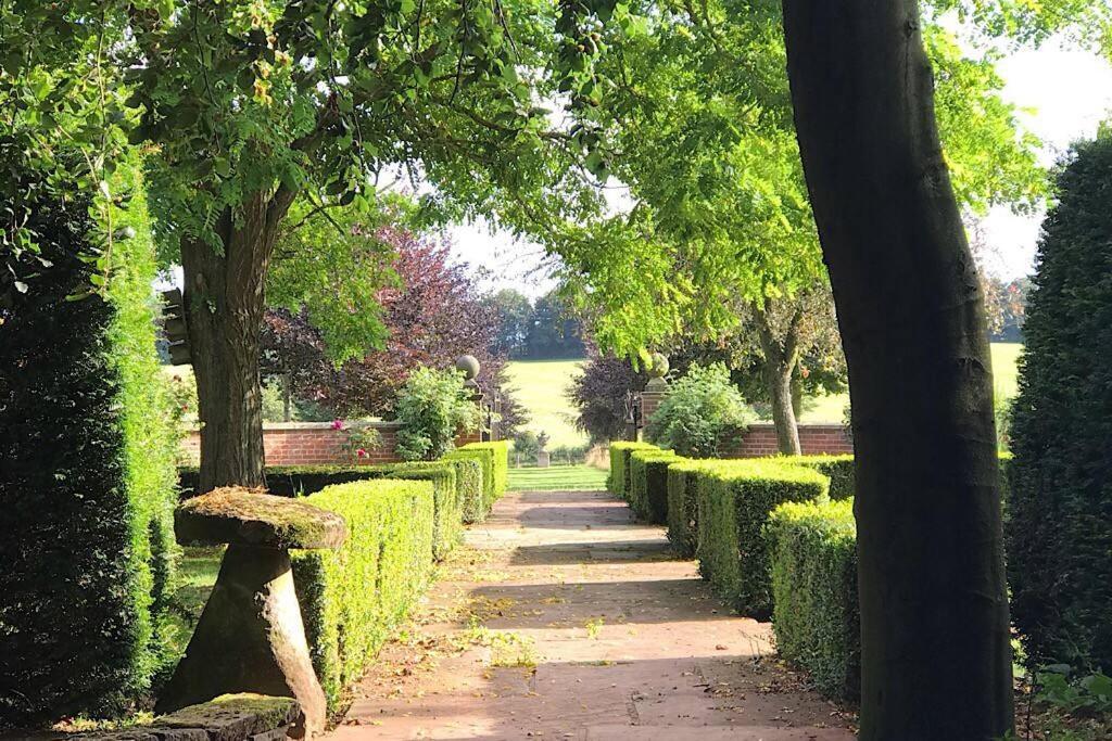NewentBeautiful Rural Apt, Walking Distance To Three Choirs Vineyard/Brassiere Gloucestershireアパートメント エクステリア 写真