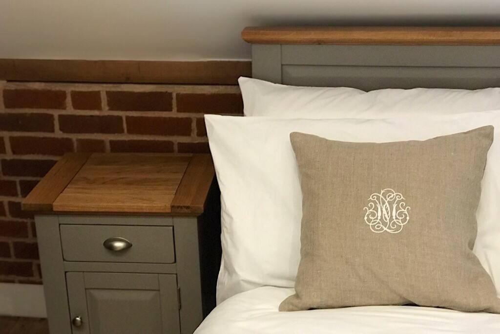 NewentBeautiful Rural Apt, Walking Distance To Three Choirs Vineyard/Brassiere Gloucestershireアパートメント エクステリア 写真