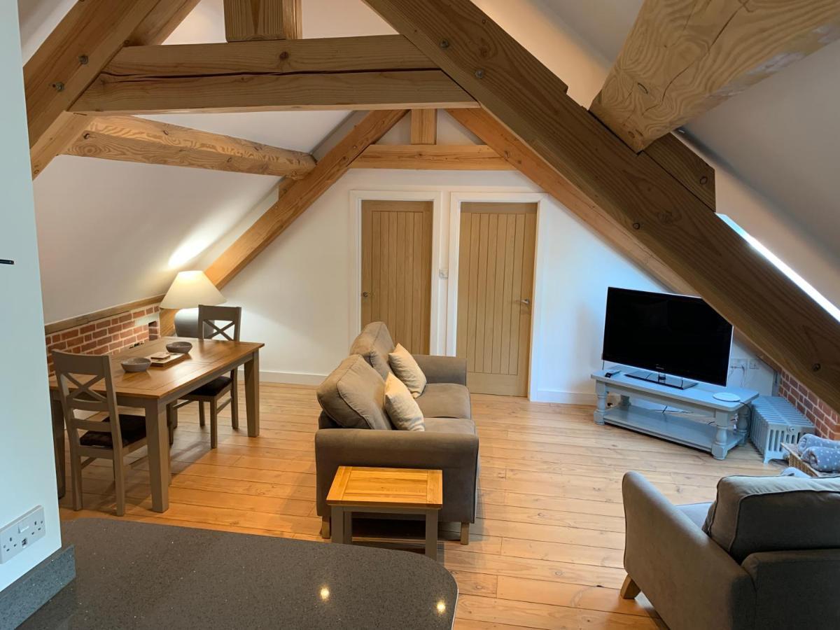 NewentBeautiful Rural Apt, Walking Distance To Three Choirs Vineyard/Brassiere Gloucestershireアパートメント エクステリア 写真