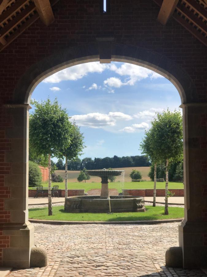 NewentBeautiful Rural Apt, Walking Distance To Three Choirs Vineyard/Brassiere Gloucestershireアパートメント エクステリア 写真