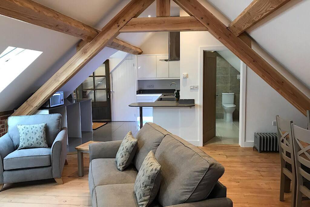 NewentBeautiful Rural Apt, Walking Distance To Three Choirs Vineyard/Brassiere Gloucestershireアパートメント エクステリア 写真